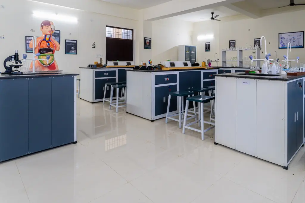 Signature International Public School Composite Lab